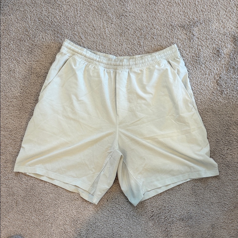 Men's Lululemon light blue lined Shorts 7”